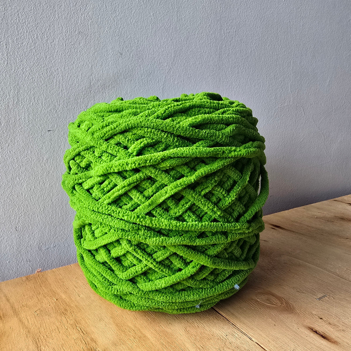 Amity Chunky - Lana Chenille Premium - Hilo Peluche Amigurumi