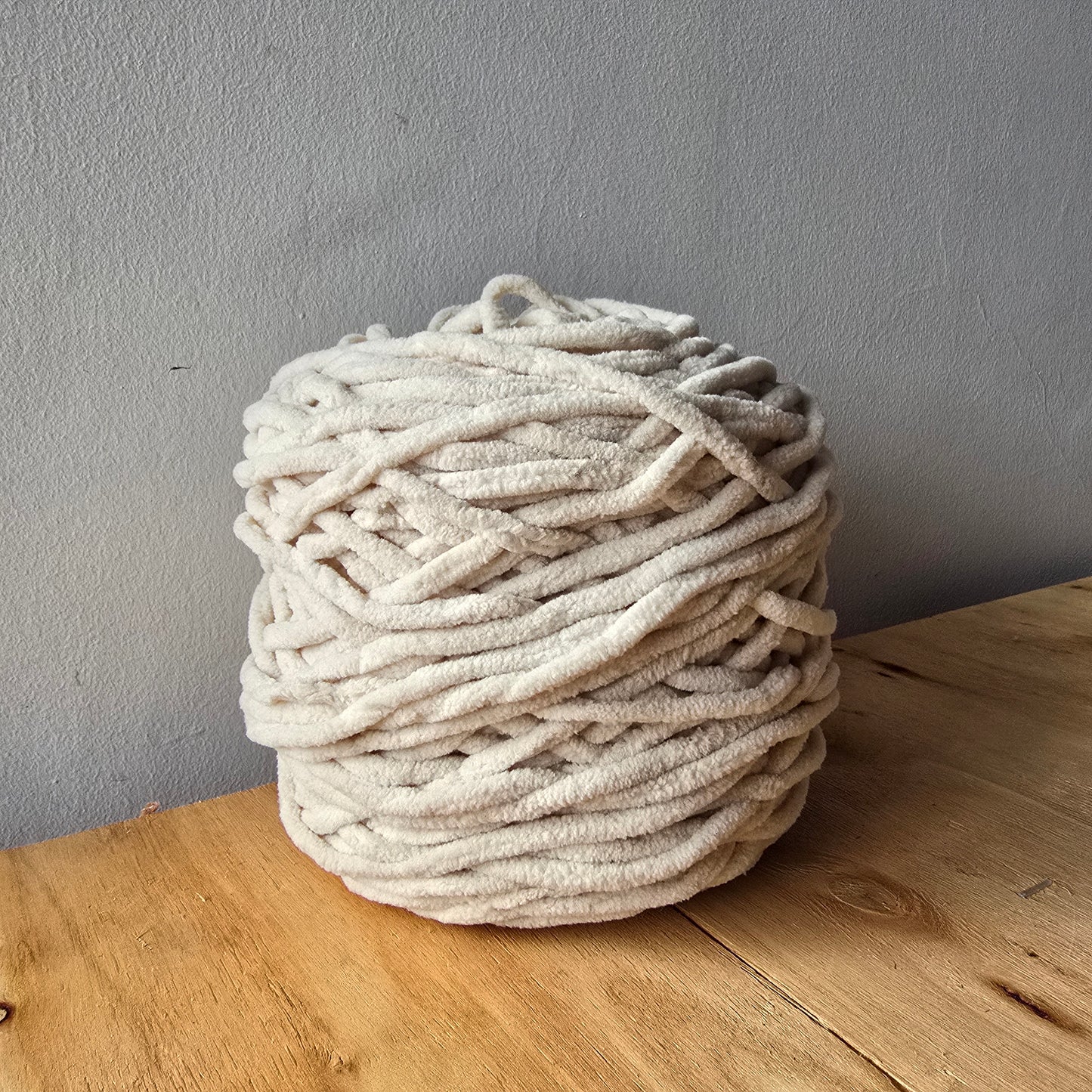 Amity Chunky - Lana Chenille Premium - Hilo Peluche Amigurumi